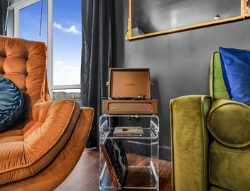 Bourbon & Bubbles, Downtown 3BR/3BA, Walkable, Rooftop Infinity Pool, 24/7Gym 2