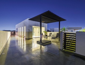 5 minutes from the beach High-end house with elevator and cinema room 5