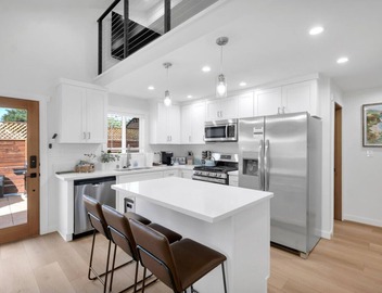 Brand new Cottage, putting green, private patio 3