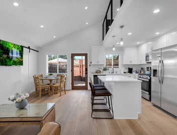 Brand new Cottage, putting green, private patio 5