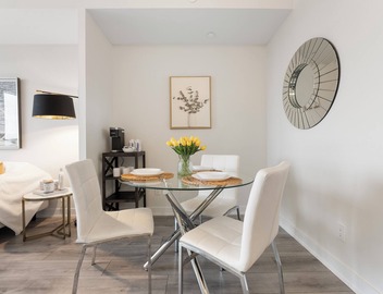 Brand new luxury 1 bedroom 1 bathroom condo in heart of Toronto 5