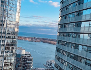 Breathtaking view in the heart of Toronto. 4