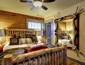 Breathtaking views of lakefront! 3