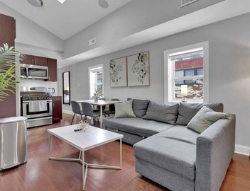 Bright 1BR Retreat | Sleeps 4 | by Liberty Bell 4