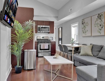 Bright 1BR Retreat | Sleeps 4 | by Liberty Bell 5