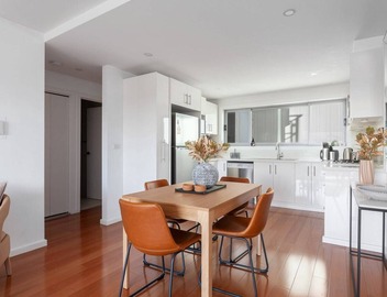 Bright 2-Bed Apartment with Balcony & Garage 4