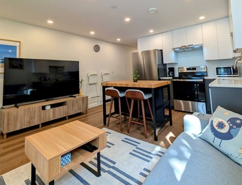 Bright 2-Bed Ground Suite | Steps to PNE & Transit 3