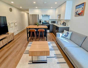 Bright 2-Bed Ground Suite | Steps to PNE & Transit 5