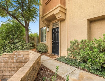 Bright 2 BR + 2 BA Valencia Townhouse + Pool & Spa 5