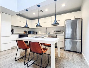 Bright 2-BR Home Near LAX with Shared Yard - SH2-LAD 2
