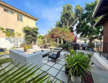 Bright 2-BR Home Near LAX with Shared Yard - SH2-LAD 5
