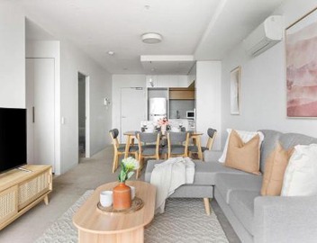 Bright 2BR Apartment Close to the Yarra 3