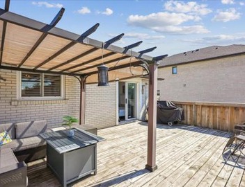 Bright 3-BDRM House, Family Home & Parking, YYZ Airport 3
