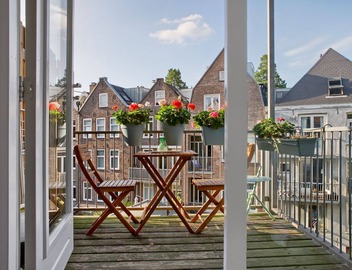 Bright and Charming Apartment in Amsterdam’s Lively De Pijp District 4
