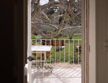 "Bright apartment with pool and spa" 5
