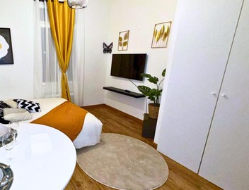 Bright Central Studio Evry- 20 min from Paris 3