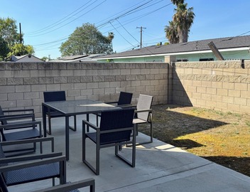 Bright large 3 bed 2 bath villa near Disneyland dining perfect for family stays 5
