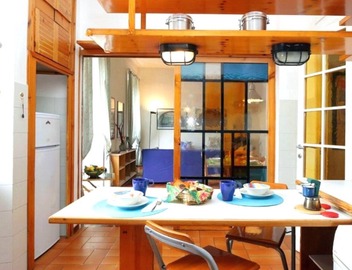Bright, large, beautiful apartment close to Trastevere Station 3