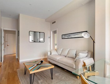 Bright Modern-2Bedroom 1Bathroom -Av. de América 3