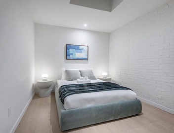 Bright & Modern 2BR - Golden Square Mile 3