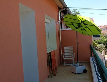 Bright, quiet studio 3