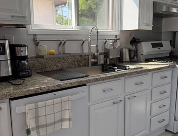 Bright & Serene West LA Home, easy access to UCLA, Santa Monica & Attractions. 3
