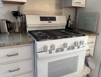 Bright & Serene West LA Home, easy access to UCLA, Santa Monica & Attractions. 4