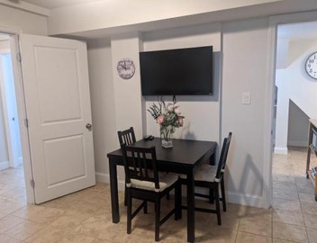 Brighton Apartment Sleeps 3 - Steps to Bus Line 2