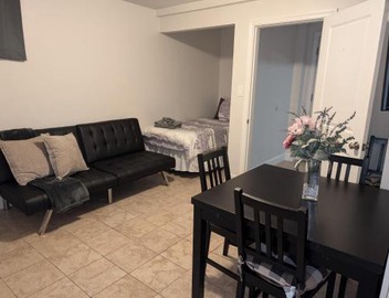Brighton Apartment Sleeps 3 - Steps to Bus Line 4