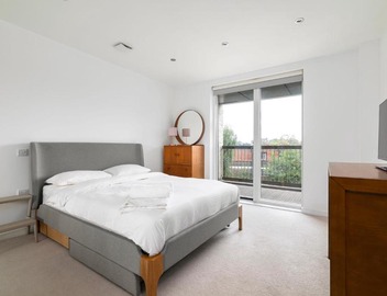 Brilliantly Connected 1BD Flat by Clissold Park 3