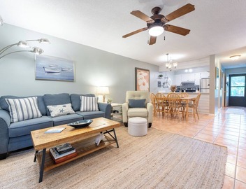 Bring pets! Steps2pool, bike2beach, easy on/off island, 3 beds, bikes incl! 4