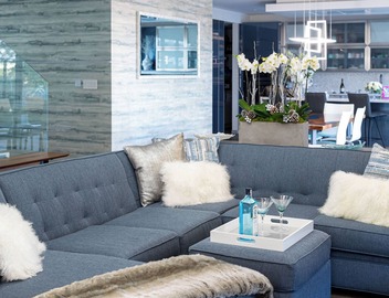 Bring the family to this spacious 7 bedrooms/7 bath home in Manhattan Beach 3