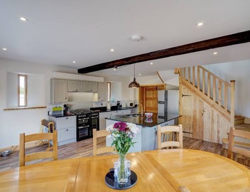 Bristow's Barn | East Ruston Cottages. East Ruston, Norfolk 2