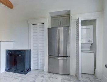 Broad Flat, Modern | Relaxing | Walk to Everything 5