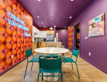 Broadway Bliss ★ Walk to Broadway! ★ 3 Bedroom DT condo ★ Pool, Gym, Fire Pits 3