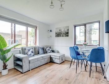 Canada Water 2-bed Flat, Sleeps 6 Central London 3