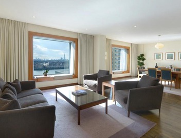 Canary Riverside Plaza Hotel 2