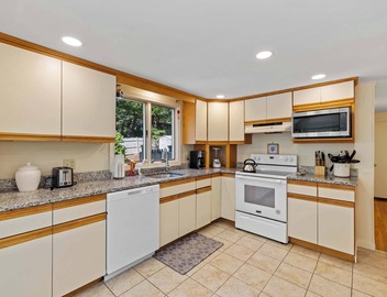 Cape Cod Escape w/Heated Pool & Firepit 5