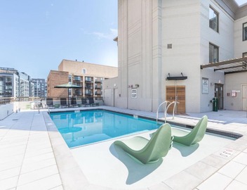 Capitol Convenience 2BR Luxury Minutes from DC 3