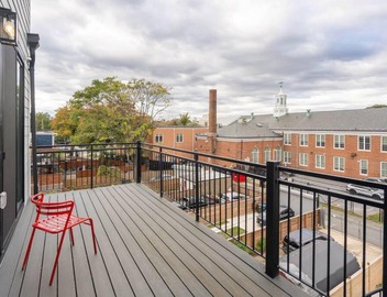 Capitol View 3 DC Penthouse with Rooftop view Free parking and WiFi WIFI 4