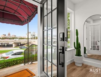 Capitol View DT w Elevator with Free Swim Club Access 2