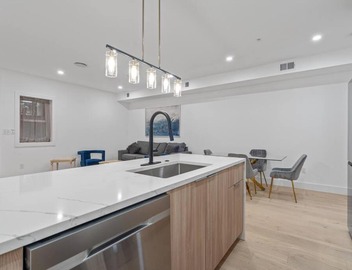 Capitol View1 Charming Oasis in DC near Metro with Fenced Backyard Free Parking and WIFI 5