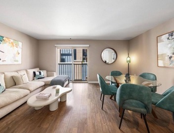 Carnelian Calm' Beach Retreat Rooftop Pool Access, BBQ 1 Block to Beach, Parking 5