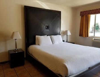 Casa Bella Inn Downtown LA 2