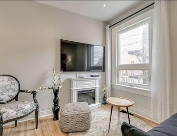 Casa Leslieville - 2BR Suite with LRG Patio 5