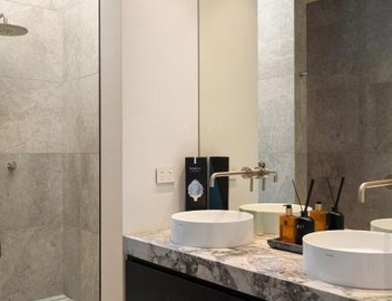 Casa Urbanista Luxury Architectural Home in Kew 5