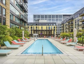 Central 1-BR Condo Assembly Row Gym & Pool Sleep 5 4