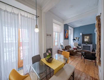 Central Apartment 2BR/2BA | Balcony | Lift in Baixa 2
