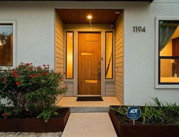 Central Austin Hotspot Walk to Fine Dining & Fun 5
