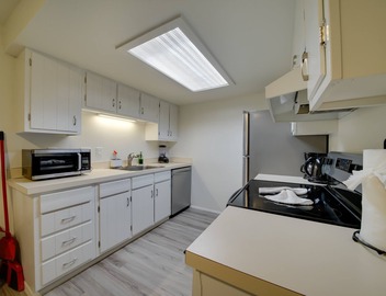 Central Bellevue North Suite Near Downtown & I-90 3
